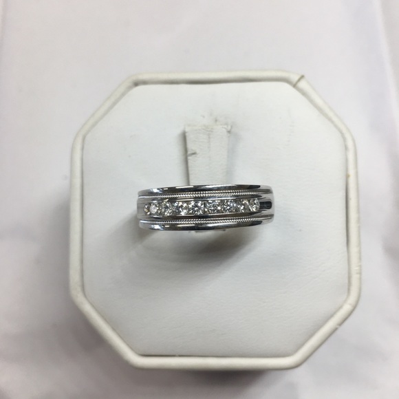 14K white gold round diamonds band - Picture 2 of 4